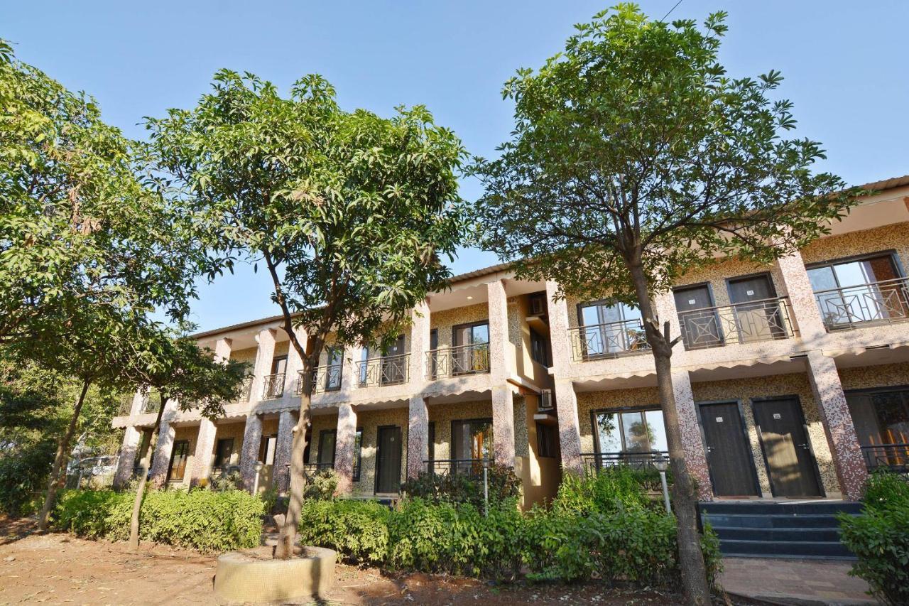 Oyo Midway Park Resort Atgaon Exterior photo
